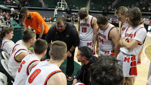 Munising Mustangs in D4 final March23-23 Antonio Cooper